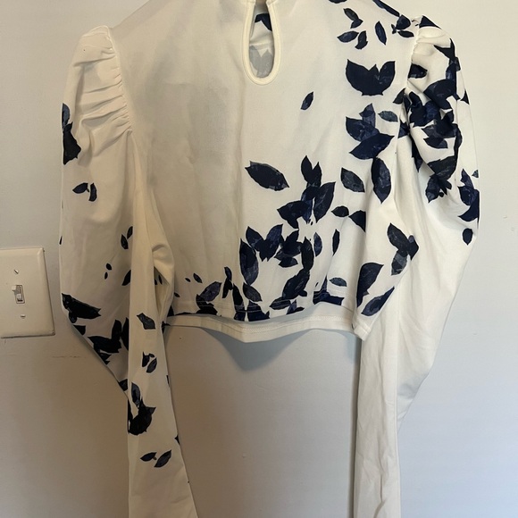 White & Navy Floral Puff Sleeve Crop Top – Women’s Mock Neck Statement Blouse - Picture 3 of 4